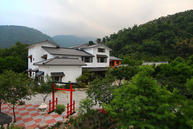 Huaman Hot Spring Villa