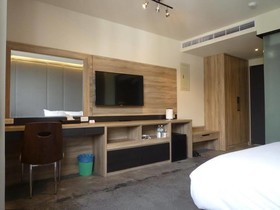 Travel Light Hotel