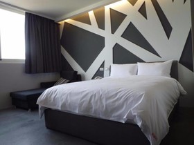 Travel Light Hotel
