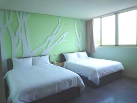 Travel Light Hotel