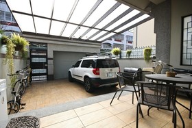 VV House