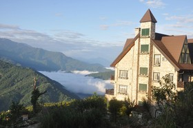 Eos Resort