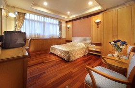 Green City Hotel