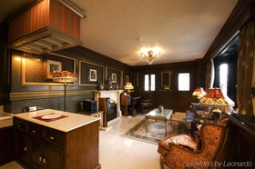 The Old England Manor