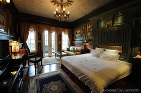 The Old England Manor