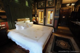 The Old England Manor