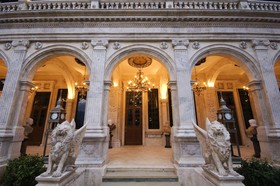 The Old England Manor