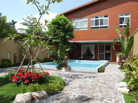 Moon Garden Holiday House