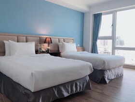 Champs Elysees Hotel