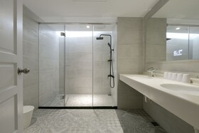 Champs Elysees Hotel