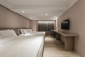 Spring's Rhapsody Hotel