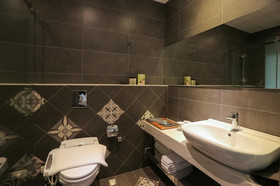 3 Door Hotel