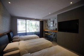 3 Door Hotel