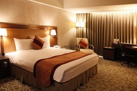 Evergreen Plaza Hotel