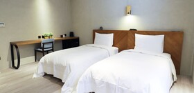 Unique Hotel-Dash 23 Hotel-Giant Hotel