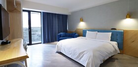 Unique Hotel-Dash 23 Hotel-Giant Hotel