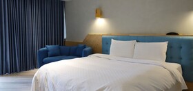 Unique Hotel-Dash 23 Hotel-Giant Hotel