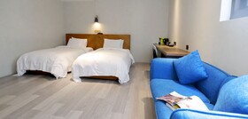 Unique Hotel-Dash 23 Hotel-Giant Hotel