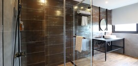 Unique Hotel-Dash 23 Hotel-Giant Hotel