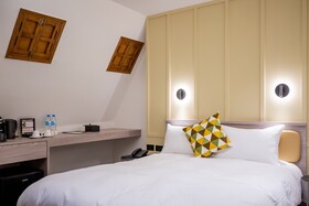Voyager Hotel