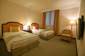 Wei-Yat Toong Mao Grand