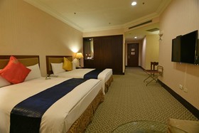 Wei-Yat Toong Mao Grand