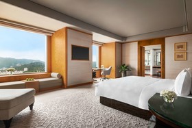 Shangri-La's Far Eastern Plaza Hotel Taipei