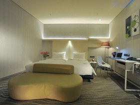 Sparkle Hotel