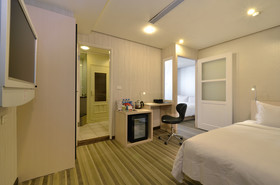 Yomi Hotel