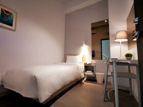 Bluewater Hotel Taoyuan Airport MRT A18 HSR
