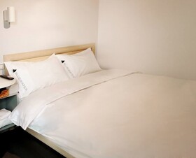 Bluewater Hotel Taoyuan Airport MRT A18 HSR