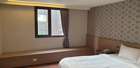 Crystal City Hotel
