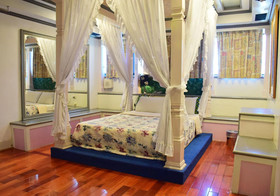 Empire Hotel