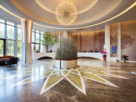 Fame Hall Garden Hotel