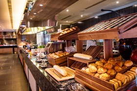 Fullon Hotel Taoyuan Airport Access MRT A8