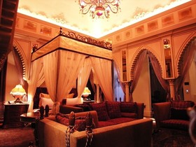 Mos Motel