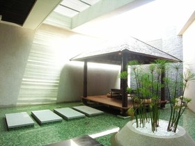 Mos Motel