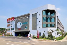 One Plus One Hotel