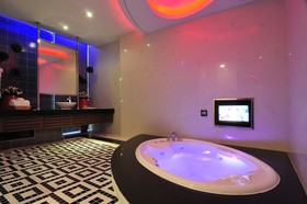 One Plus One Hotel