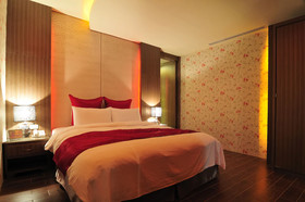 One Plus One Hotel