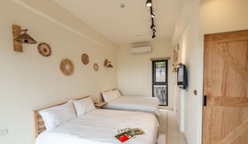 Happienss Sea Surfing B&B