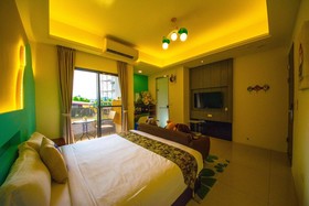 C'est La Vie No. 8 B&B