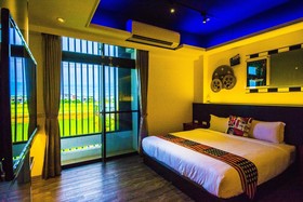 C'est La Vie No. 8 B&B