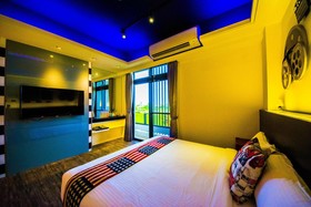 C'est La Vie No. 8 B&B