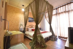 Sun Moon Love Hotel