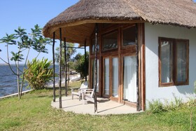 Papa's Cafe And Bungalows