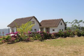 Papa's Cafe And Bungalows