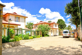 Crest Safari Lodge