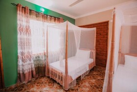 Mantis Lodge & Camping Site