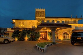 Protea Hotel Dar es Salaam Courtyard
